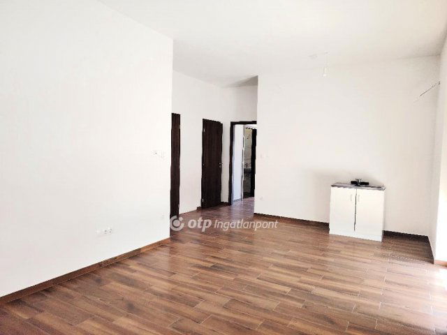 Eladó ikerház, Velencén 99.9 M Ft, 4 szobás