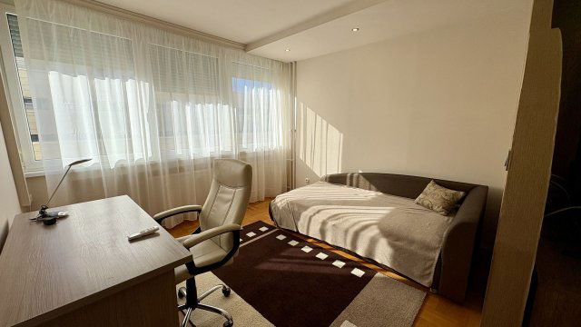 Kiadó panellakás, albérlet, Debrecenben 280 E Ft / hó, 2 szobás