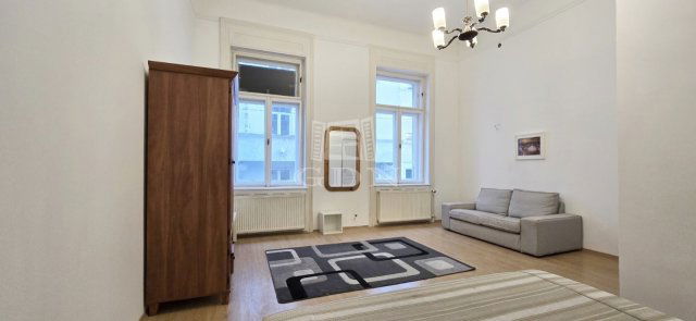 Eladó téglalakás, Budapesten, VII. kerületben 107.9 M Ft