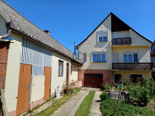 Eladó családi ház, Csurgón 39.5 M Ft, 4 szobás