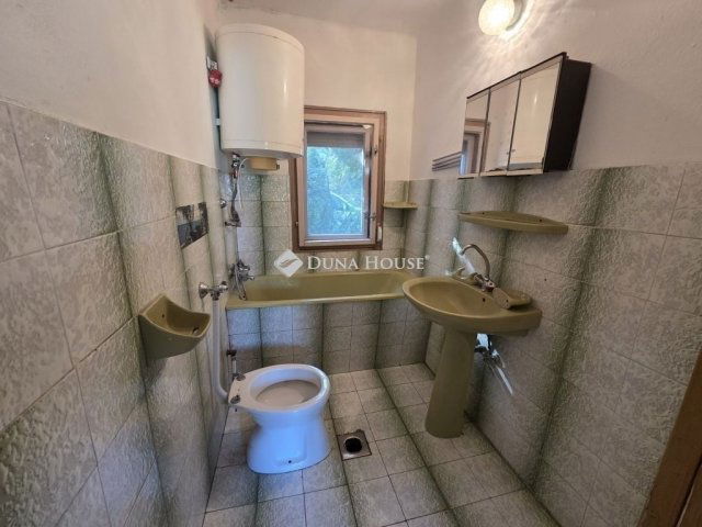 Eladó családi ház, Szatymazon 24.99 M Ft, 2 szobás