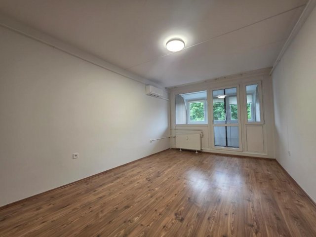 Kiadó panellakás, albérlet, Kaposváron, Béke utcában, 2 szobás