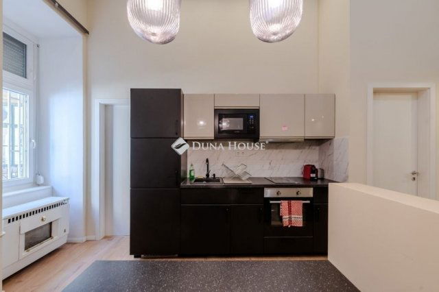 Eladó téglalakás, Budapesten, VII. kerületben 57.9 M Ft