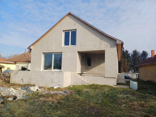 Eladó családi ház, Sajópetrin 39 M Ft, 5 szobás