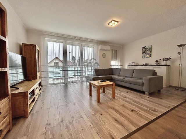 Eladó téglalakás, Győrött 98 M Ft, 3 szobás