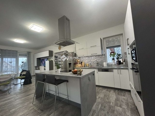 Eladó családi ház, Erdőkertesen 140 M Ft, 4 szobás