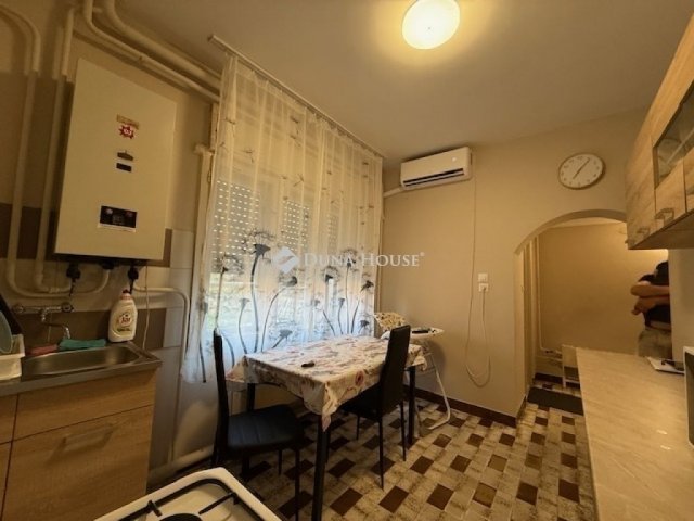 Eladó családi ház, Vecsésen 71.5 M Ft, 3 szobás