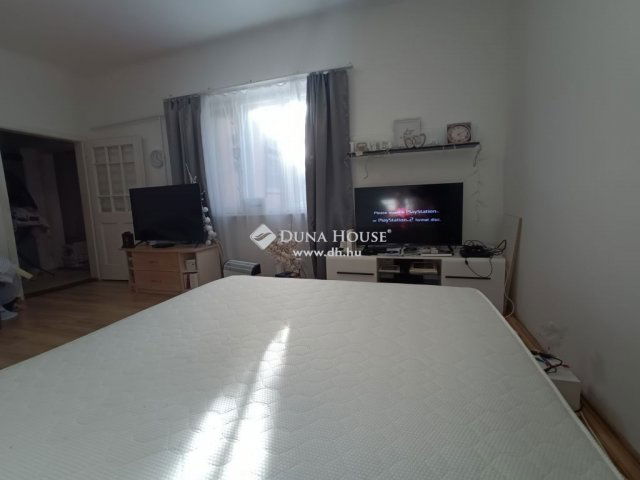 Eladó sorház, Cegléden 19.9 M Ft, 1 szobás