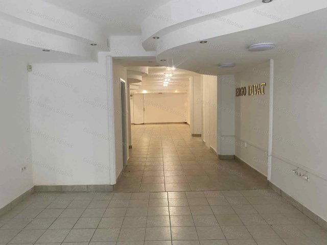 Kiadó üzlethelyiség, Szolnokon 655 E Ft / hó, 3 szobás