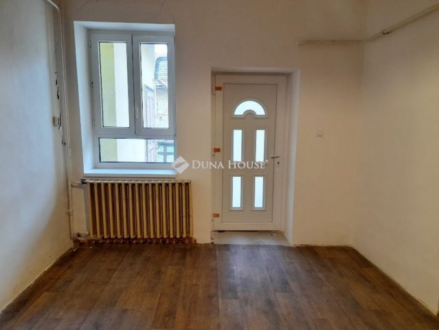 Eladó téglalakás, Békéscsabán, Irányi utcában 40 M Ft