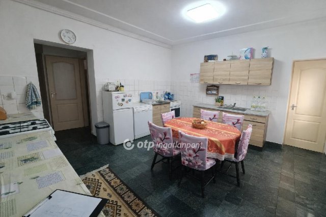 Eladó családi ház, Ceglédbercelen 66.66 M Ft, 3 szobás