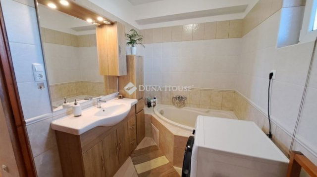 Eladó téglalakás, Maglódon 95 M Ft, 4 szobás