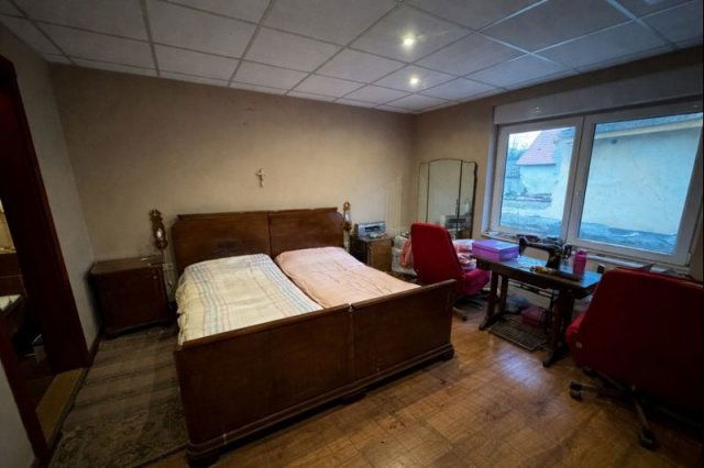 Eladó családi ház, Dunaharasztin 139.9 M Ft, 10 szobás