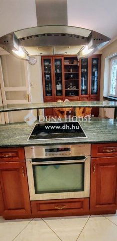 Eladó családi ház, Kecskeméten 149.9 M Ft, 6 szobás