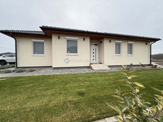 Eladó családi ház, Kecskeméten 119 M Ft, 4 szobás