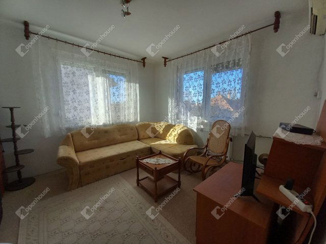 Eladó családi ház, Cserkeszőlőn 60.9 M Ft, 4 szobás