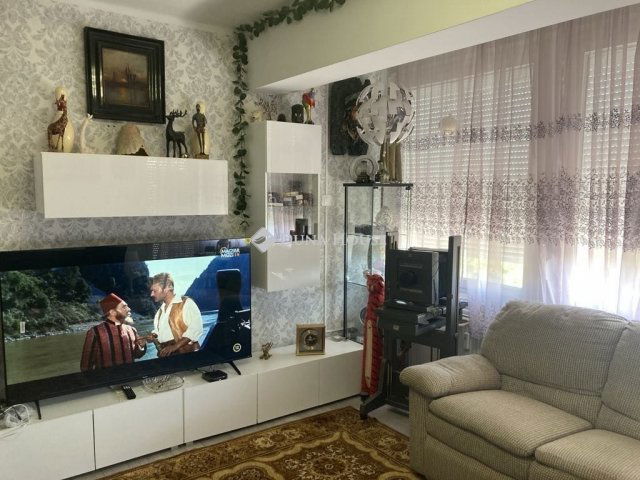 Eladó panellakás, Szentesen 47 M Ft, 3 szobás