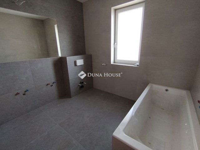 Eladó ikerház, Szegeden 170 M Ft, 6 szobás / költözzbe.hu