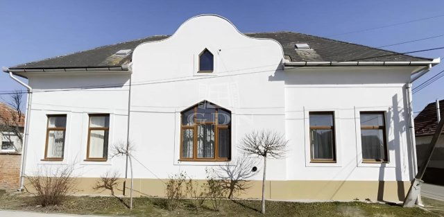 Eladó családi ház, Jászfényszarun 49.9 M Ft, 5 szobás