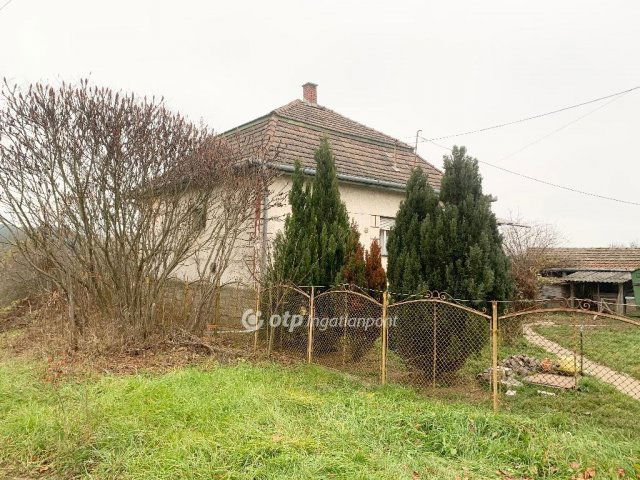 Eladó családi ház, Erdőkövesden 15.8 M Ft, 2 szobás