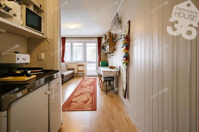 Eladó téglalakás, Siófokon 35.9 M Ft, 1 szobás