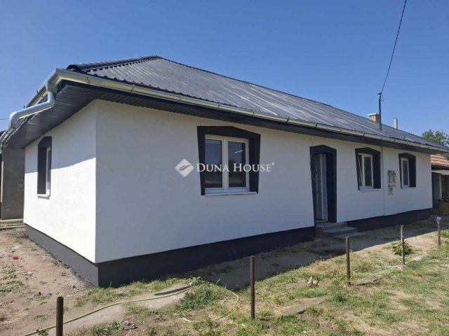 Eladó családi ház, Farmoson 29.99 M Ft, 3 szobás