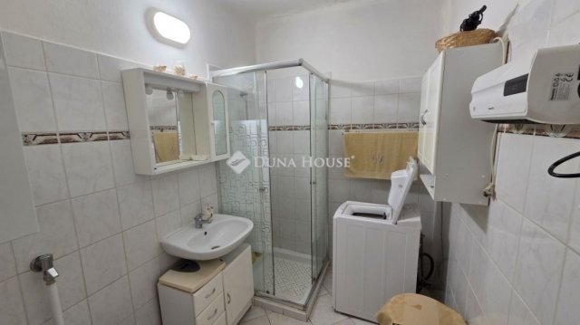 Eladó családi ház, Kecskeméten 50.5 M Ft, 2 szobás