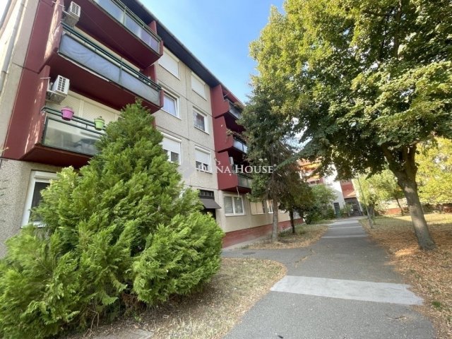 Eladó panellakás, Kecskeméten 48.5 M Ft, 2 szobás