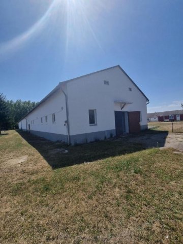 Eladó ipari ingatlan, Gyarmaton 250 M Ft / költözzbe.hu