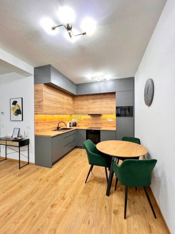 Eladó téglalakás, Szegeden 89.6 M Ft, 3 szobás