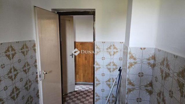 Eladó családi ház, Enyingen 23 M Ft, 3 szobás