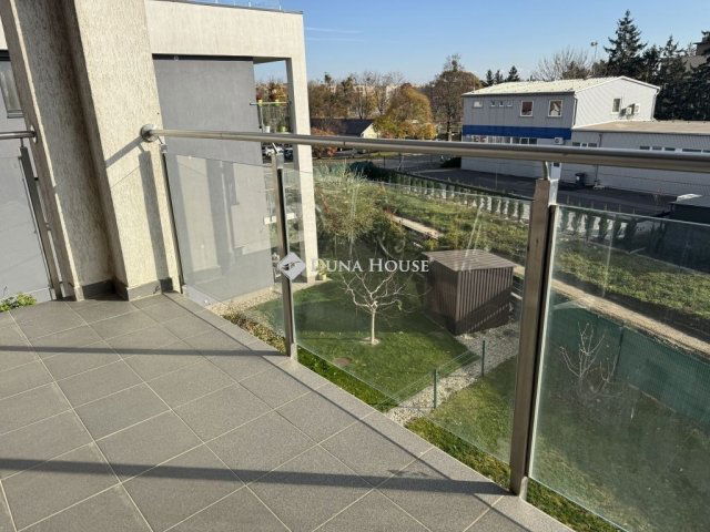 Eladó téglalakás, Szombathelyen 82.9 M Ft, 3 szobás