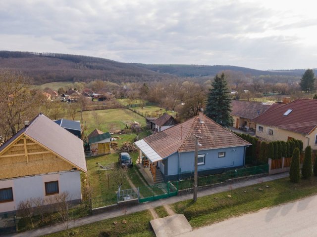Eladó családi ház, Keszegen 46.9 M Ft, 2 szobás