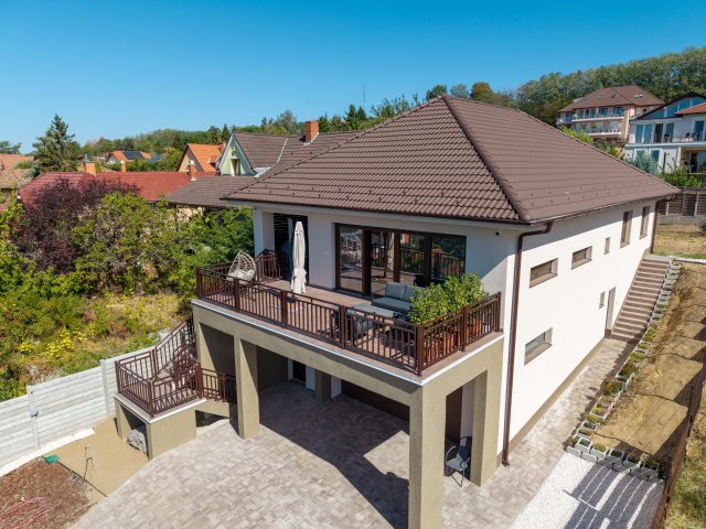 Eladó családi ház, Szadán, Szőlőhegyi utcában 269.9 M Ft