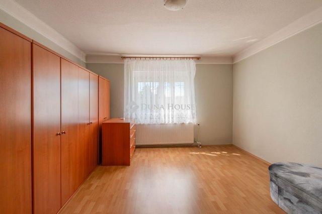 Eladó családi ház, Pilisszentkereszten 90 M Ft, 3 szobás
