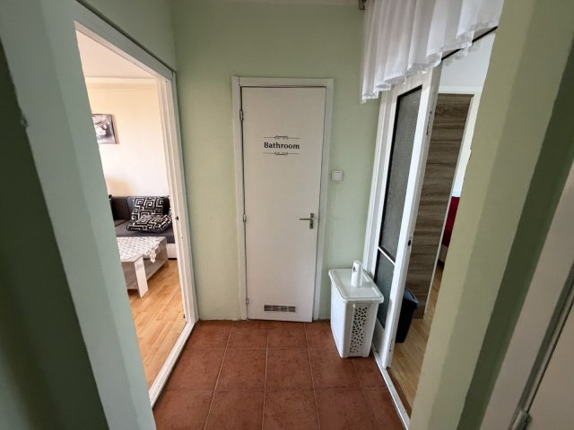 Eladó panellakás, Gyulán 27.99 M Ft, 2 szobás