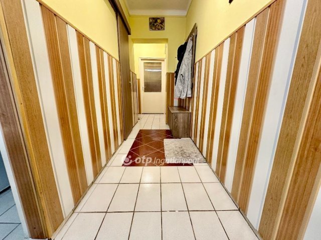 Eladó téglalakás, Debrecenben 59.99 M Ft, 2 szobás