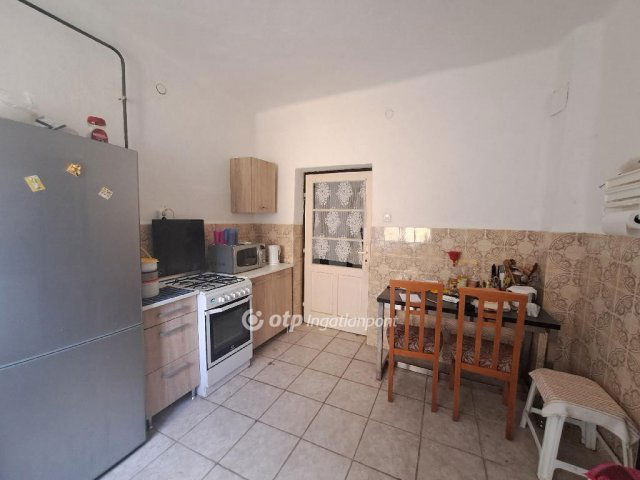 Eladó családi ház, Kenderesen 11.9 M Ft, 2+1 szobás