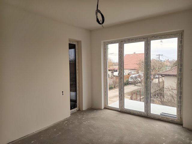 Eladó ikerház, Szegeden 142.9 M Ft, 5 szobás
