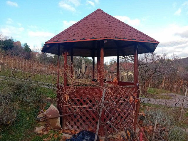 Eladó nyaraló, Balatonfüreden 107 M Ft, 2 szobás