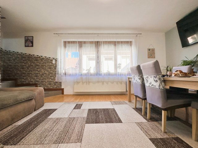 Eladó sorház, Gyulán 53 M Ft, 4 szobás / költözzbe.hu