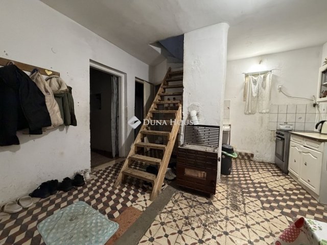 Eladó családi ház, Verőcén 68.9 M Ft, 6 szobás
