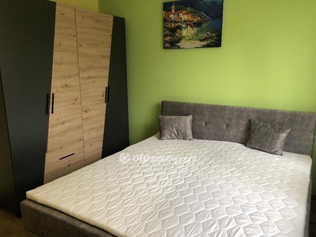 Eladó téglalakás, Ajkán 41.99 M Ft, 2 szobás