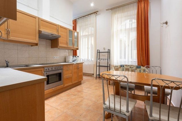 Eladó téglalakás, Budapesten, VII. kerületben 80.85 M Ft