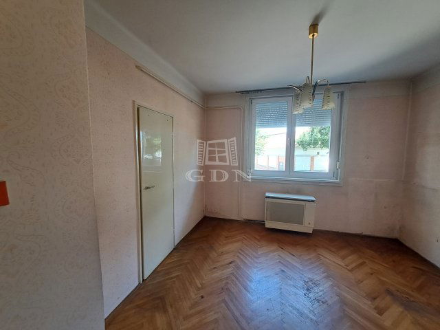 Eladó téglalakás, Kecskeméten 35.3 M Ft, 2 szobás
