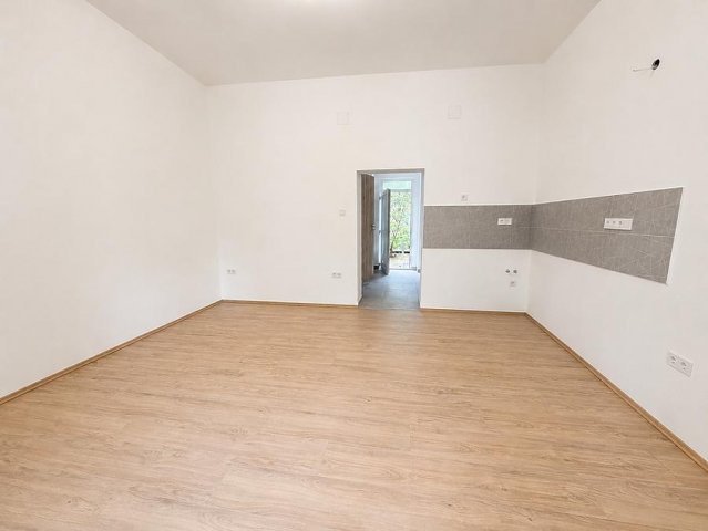 Eladó téglalakás, Budapesten, IV. kerületben, Attila utcában