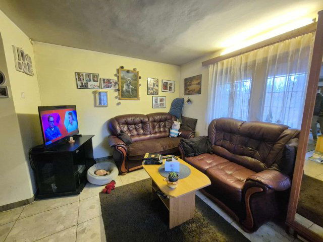 Eladó családi ház, Pécsett, Szüret utcában 26.5 M Ft, 1 szobás