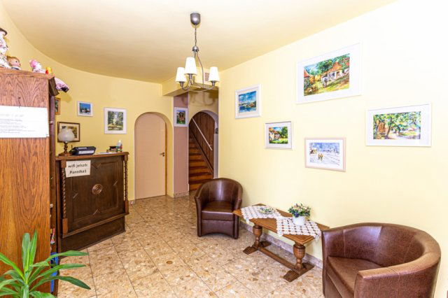 Eladó hotel, Abaligeten 149 M Ft, 8 szobás / költözzbe.hu