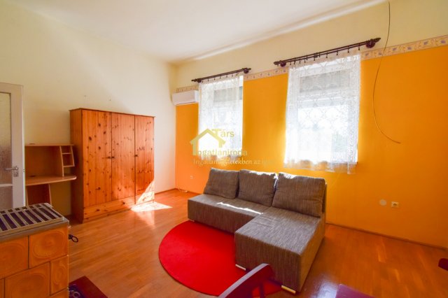 Eladó téglalakás, Csornán 27.5 M Ft, 2 szobás