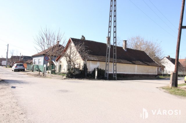 Eladó családi ház, Dunavecsén 5 M Ft, 2+1 szobás